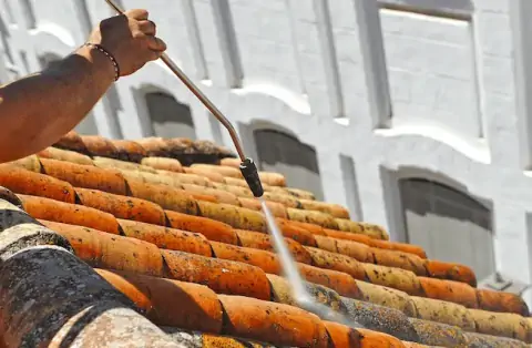 Nettoyage de toitures - Saint-Jean-du-Gard